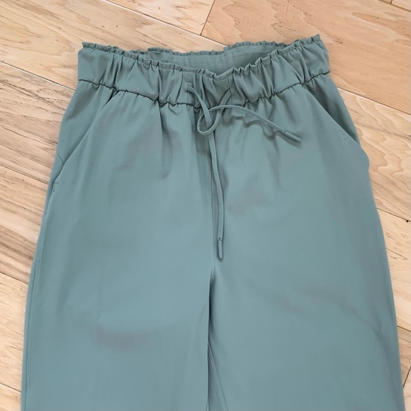 Lululemon Keep Moving Pant High Rise Tapered Jogger Green Drawstring Size 4 - Picture 3 of 8
